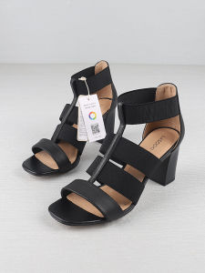 รองเท้าแตะส้นสูงหนังวัวเปิดหัวสไตล์โรมันสีพื้น สายรัดยางยืดสีดำ รองเท้าแตะสำหรับผู้หญิงในงานปาร์ตี้ รองเท้าแฟชั่นฤดูร้อน