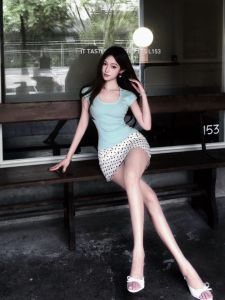 CHANGTONG | Bộ Áo Thun Độc Đáo và Chân Váy Chấm Bi