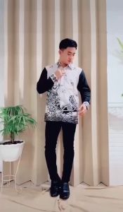 KEMEJA HITAM MANIS BATIK PEKALONGAN BAHAN KATUN PREMIUM KEMEJA BATIK