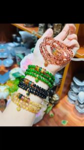 vòng tay nữ dáng chuỗi đá thạch anh tóc đen tự nhiên mix đồng điếu thạch anh tóc tam tài tự nhiên vip và charm trái tim tóc đen bọc vàng tây vòng tay đá phong thuỷ hợp mệnh mộc mệnh thuỷ trang sức thiết kế đủ hoá đơn thẻ bảo hành