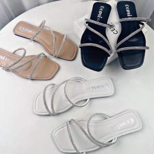 🎉รองเท้าแตะไซร์ใหญ่ประดับเพชรคาดเป็น Z แบบสวมไซร์ 41-47