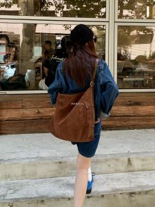 Large Capacity Suede Single Shoulder Bag Korean Style Commuter Bag Casual Simple Style for Men And Women Suitable for Office