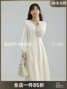 Đầm Dài Tay Lụa Elegance Thiết Kế Ôm eo Quai Xệ