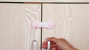 [Ready Stock] Baby Safety Lock Child Proof Cabinet Drawer Fridge Cupboard Adhesive Lock Kunci Keselamatan Bayi 安全锁