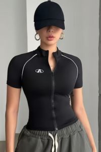 Ladies fashionable sports style slim fit zipper short sleeved top