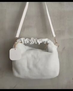 Tas Selempang & Tas Bahu Wanita Bulu Korea Sasha Bag Bisa COD