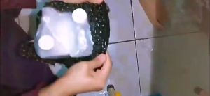 Pewangi Pakaian Mawar: Cara Menggunakan Pewangi Setrika 1L