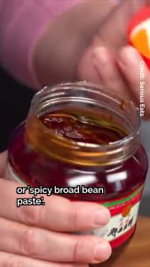 Chinese Red Chili Bean Paste (Doubanjiang 豆瓣酱) Spicy Broad Bean Chili Sauce Fermented Soybean - 1 kg