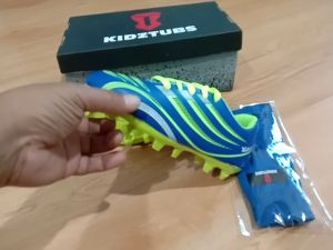 Paket Komplit Sepatu Bola Anak Usia 6-10 Tahun KIDZTUBS