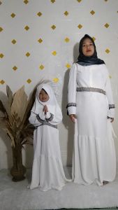 Gamis Wanita Couple Anak dan Ibu Putih Lebaran