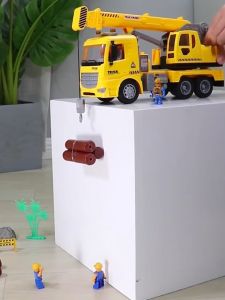 HIGHTUNE Crane Truck Toy Construction Toy Vehicle with Sound Multifunctional Car Toys Truck Toys Lorry Toys Lori Mainan