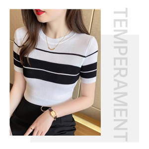 Korean Style Square Collar Blouse: A Fashionable Retro Knitted Top