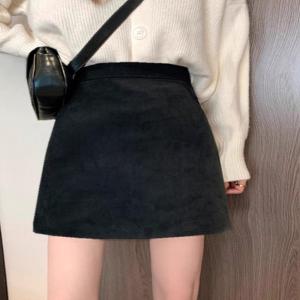 กระโปรงสั้นผ้ากำมะหยี่เอวสูง กระโปรงทรงเอ เดรสสีดำ แขนกุด สไตล์ย้อนยุค ฤดูใบไม้ร่วง 2025 กระโปรงสำหรับผู้หญิง