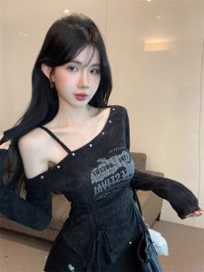 GUZILIAN | เสื้อยืดแขนยาวเปิดไหล่ไม่สมมาตรสำหรับผู้หญิงในฤดูใบไม้ผลิและฤดูใบไม้ร่วง เสื้อชั้นในเซ็กซี่สไตล์อเมริกันสำหรับสาวๆ