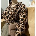 KEMEJA LEOPARD OUTFIT WANITA RETRO VINTAGE. 