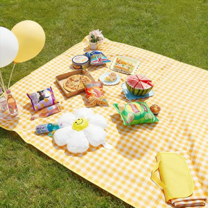HOYAA Portable Picnic Mat Blanket Foldable Waterproof Big Size Brown Plastic Camping Mattings