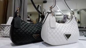 Gu33s BAILEY HOBBO SCARLET