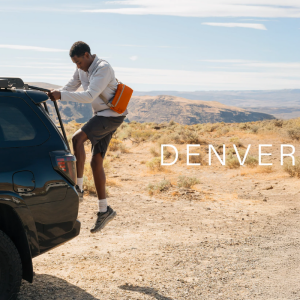 UNIQ Denver Canvas Crossbody Bag (5L)