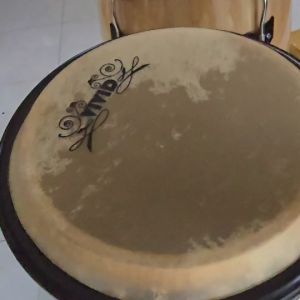 [รวม VAT] กลองทอมบ้า VIVID พร้อมขาตั้ง ขนาด10-11นิ้ว ทำจากไม้แท้ (ดังชัดเจน !! ดังทั้งซอย) สีไม้ กลองทอม Conga กลองคองก้า