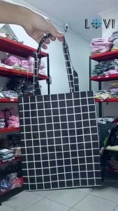 Tote Bag Kanvas Perekat Elina: Tote Bag Ramah Lingkungan & Desain Elegan
