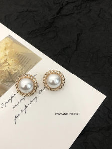 Hebe Style Court Retro Geometric Large round Lace Pearl Stud Earrings Women No Piercing Required Fashion Jewelry Accessories