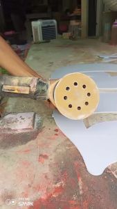 กระดาษทรายกลม 5นิ้ว 8รู แผ่นกระดาษทรายขัด กระดาษทรายกลมหลังสักหลาด สีเหลือง กระดาษทรายกลมหลังขน