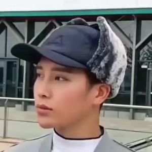 Mũ trùm đầu lót lông chống nước FERADO kèm khẩu trang chống rét