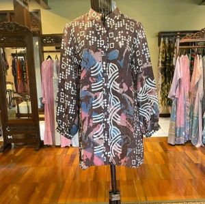 Anera Tunik Viscos by Dian Pelangi LIMITED EDITION Blouse Baju Atasan Kemeja Blus Outfit Kerja Kantor Casual Formal Pesta Pernikahan Kondangan Lebaran Wanita Hijaber Cantik Anggun Modis Modern Simple Elegan Mewah Model Korea Terbaru Motif Batik Kekinian