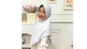 Jilbab Anak Sekolah Spandex Jersey Premium | Jilbab Instan Anak Remaja BY FASSHON BIRU Kerudung Muslim Renda Bunga
