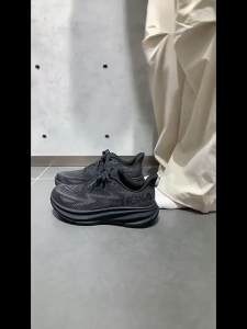 รองเท้าวิ่งมืออาชีพสำหรับผู้หญิง Clifton9 รองเท้าวิ่งแบบมีเบาะน้ำหนักเบา รองเท้ากีฬามาราธอนระดับมืออาชีพ