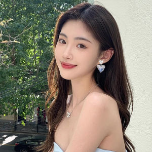 Fashionable Gradient Crystal Heart Shaped Earrings Womens New Style All-Match Elegant Summer Ear Jewelry Onekiss Brand