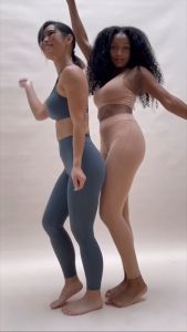 Peaches Active - Luxeflex sculpted leggings กางเกงเลคกิ้งออกกำลังกาย