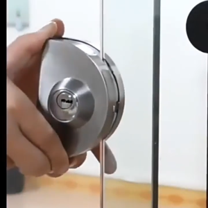 Khóa cửa kính cường lực bằng inox 201 kèm 3 chìa khóa loại chỉ khóa bên ngoài