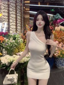 French Style Temperament Socialite Qianjin Style Oblique Shoulder Ruffles Stylish Skinny Slimming Silm Knitting Hip Bag Dress