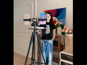 Portable 1.7m Mobile Phone Tripod Universal Photography Stand Bluetooth Remote Control Mobile Phone Clip