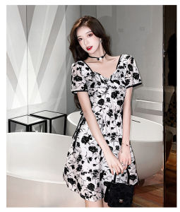 Square Neck Floral Dress: A Stylish & Comfortable Choice for Women