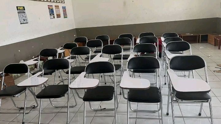 Kursi%20lipat%20kuliah%20tanpa%20rak%20bawah%20(%20rekondisi%20)%20-%20Image%203