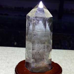 Pure natural multi-layer silver mountain white ghost crystal pillar feng shui decoration. An extremely beautiful real object. It has the effect of attracting wealth gathering fortune protecting the house and warding off evil spirits. It has strong energ