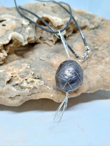 batu kalung munta besi nempel maghnit