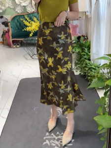 MANMI | Chân Váy Bút Chì Đai Cao Elegante Phong Cách Pháp Có Chấm Bi Vàng