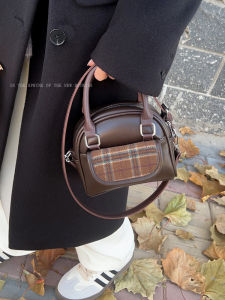 Retro Korean Style Womens Shoulder Bag Autumn Winter Fashion Handbag Versatile Small round Bag Soft PU Leather Zipper Closure