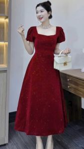 Đầm nhung kim tuyến midi dáng xòe tay phồng
