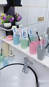 Cốc Gấu Dán Tường Đựng Bàn Chải Đánh Răng Có Lỗ Thoát Nước Tiện Lơi - Ly Cốc Đựng Bàn Chải Kem Đánh Răng