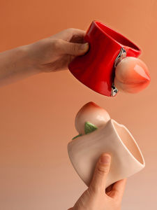 ถ้วยแก้วน้ำดินเผาลายผลไม้พีช ถ้วยคู่รัก ของขวัญวันเกิดสำหรับเพื่อนหญิง ถ้วยน้ำดื่มแบบลำลอง เครื่องประดับตกแต่งบ้าน