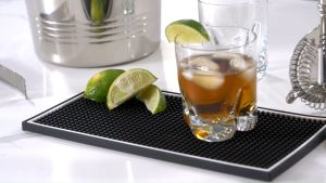 Bar Mat Coffee Mat for Home Bar Black Rubber Bar Service Spill Mat for Cocktail Bartender Kitchen Countertop PVC Counter Top Cup Mats Glasses Drying Mat 1PCS