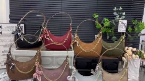 COMEL FASHION CECILIA HAND BAG WITH LONG STRIPS 1185