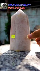 Trụ lục giác thạch anh hồng giúp gia chủ muôn sự tốt lành-1.9kg (KT: 17x10 (cm)-T606