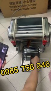 Máy cán FKR 240 cán bột bánh bao bánh gối bánh các loại pizza