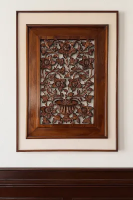 Hiasan dinding ukiran bunga kayu jati 85x60