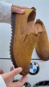 Sepatu Pria Slip On Anti Slip Casual Nyaman ke Kantor Bahan Kulit Premium